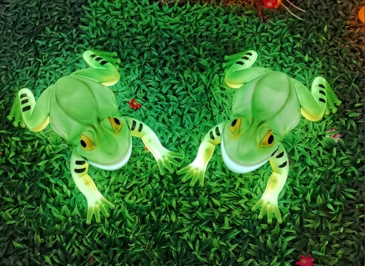 glowing frog — dynamic insect landscape light by Dengqi Lighting